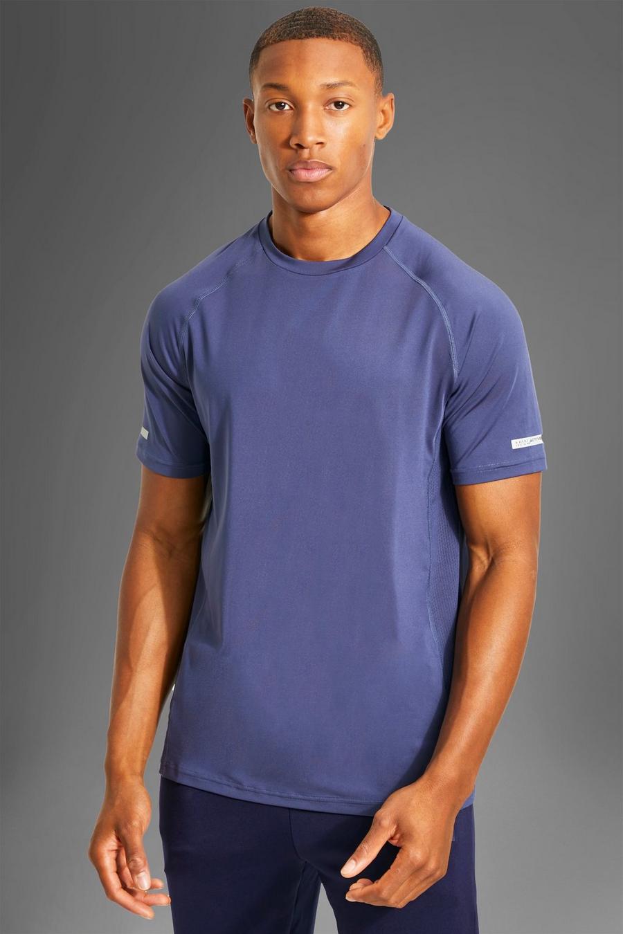 Navy marinblå MAN Active T-shirt med raglanärm image number 1