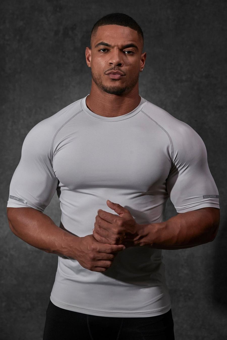 Man Active Performance Muscle-Fit Raglan T-Shirt, Grau image number 1