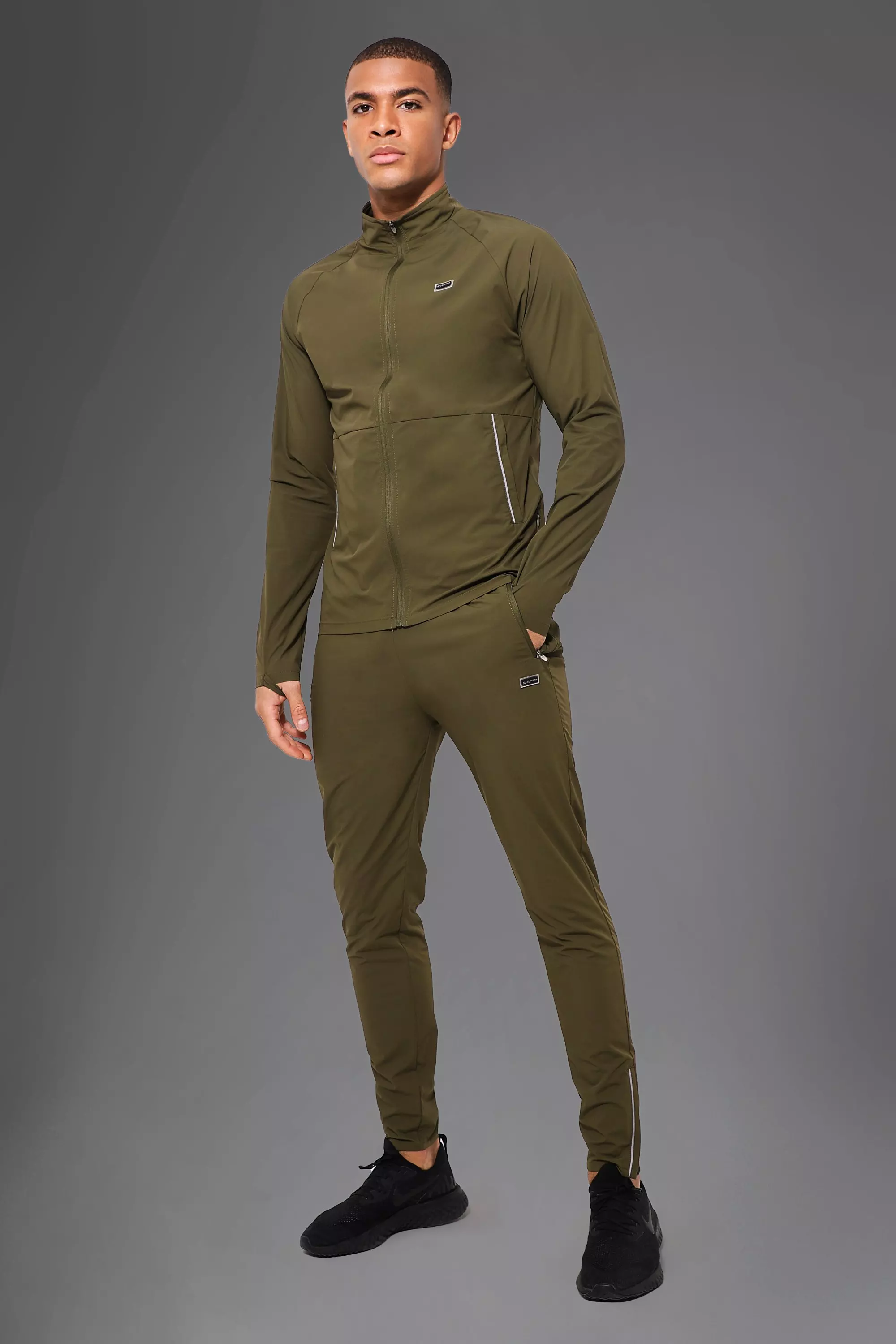 Khaki green 2024 tracksuit mens