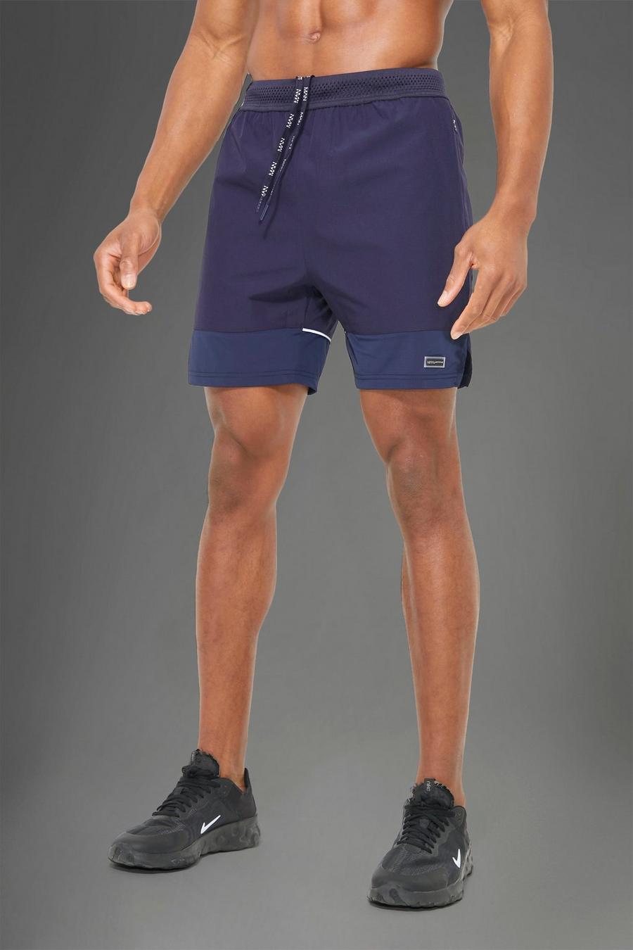 Man Active Fitness Performance Shorts aus Nylon, Marineblau