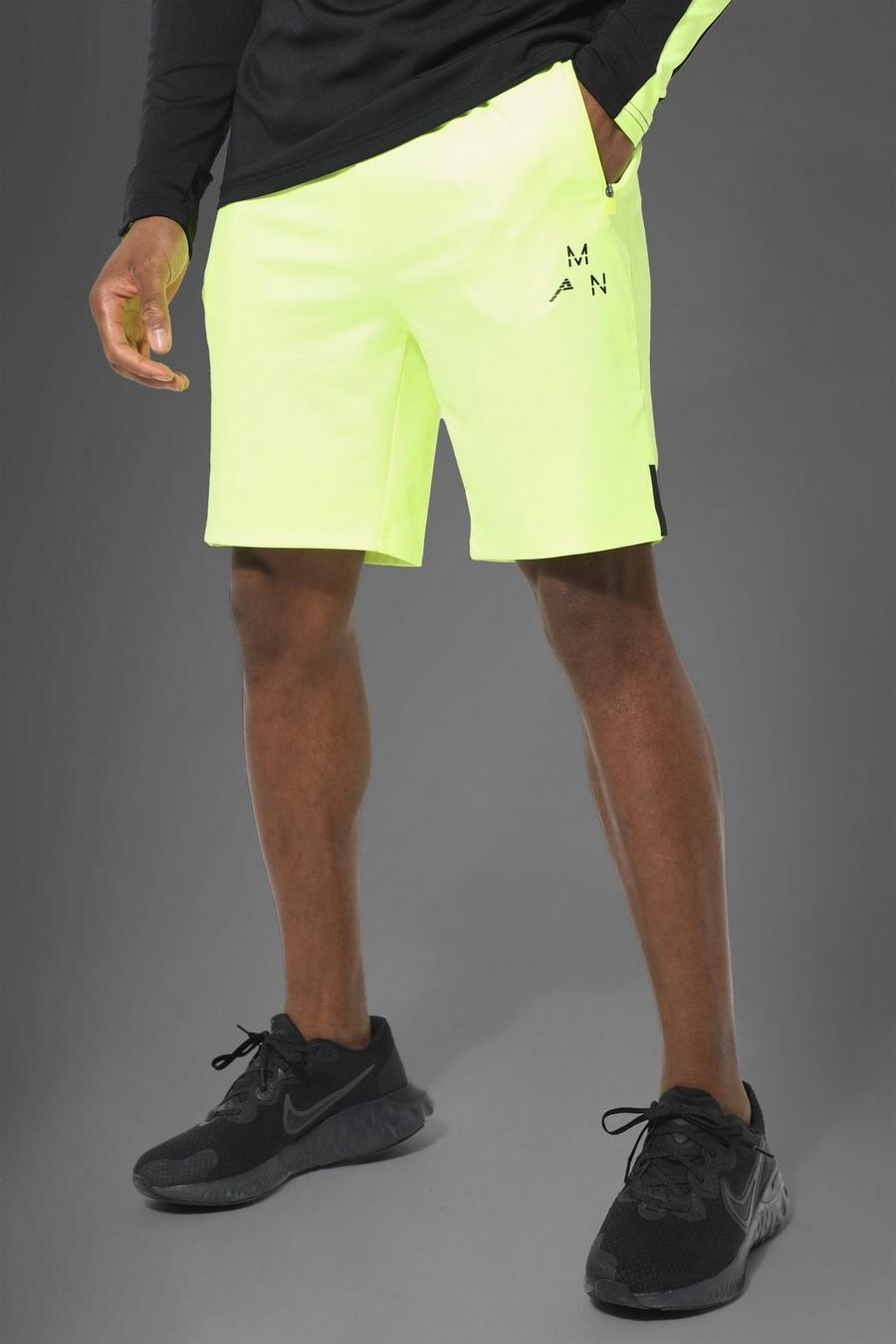 Pantalón corto MAN Active deportivo color fosforito, Neon