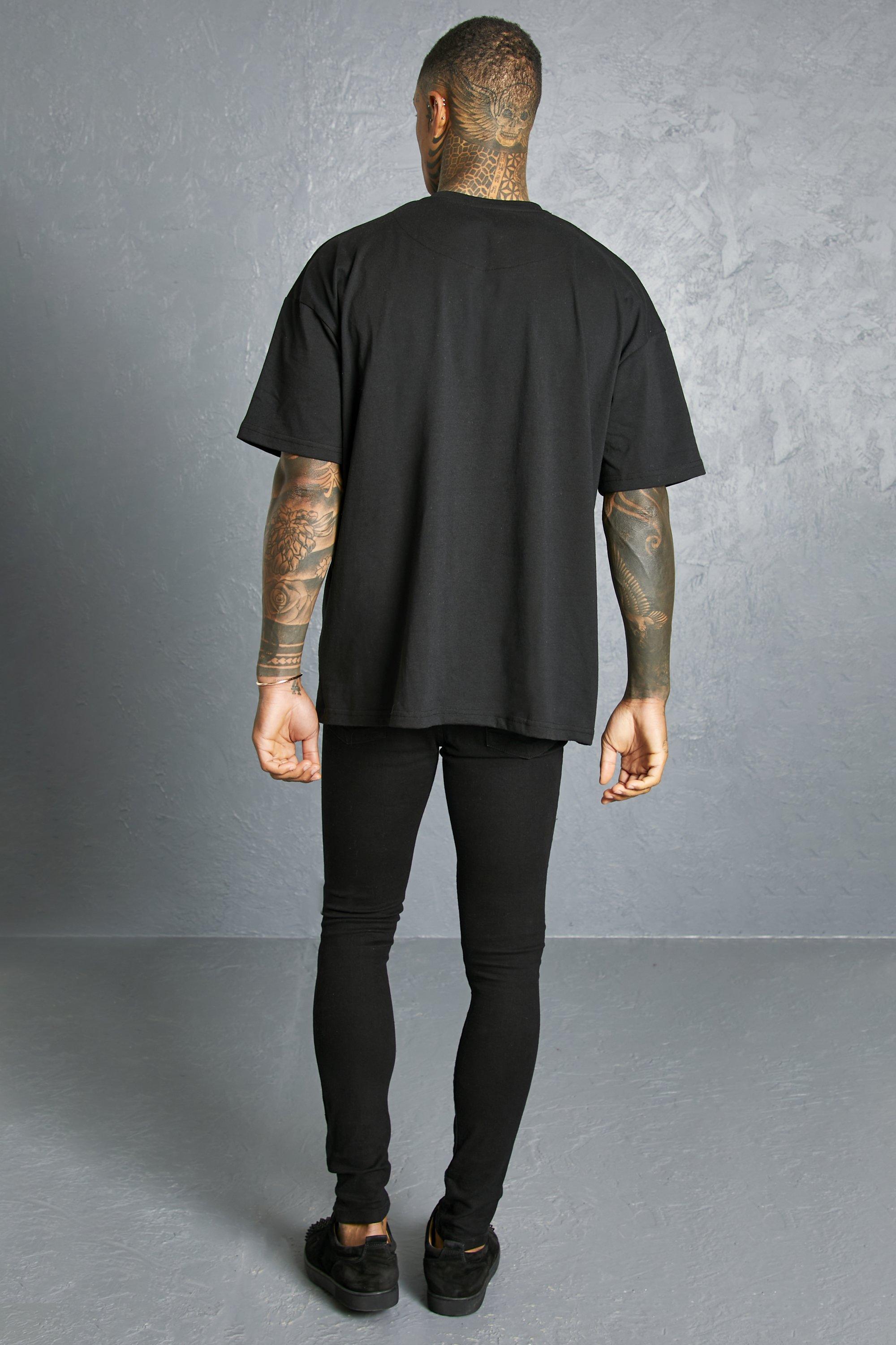 CHAIN DETAIL OVERSIZED TSHIRT IN BLACK