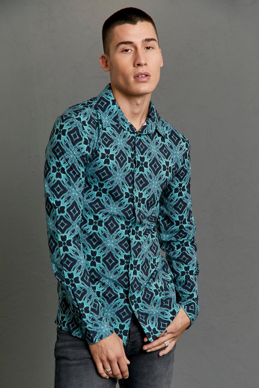 Green Long Sleeve Muscle Fit Geo Print Shirt image number 1