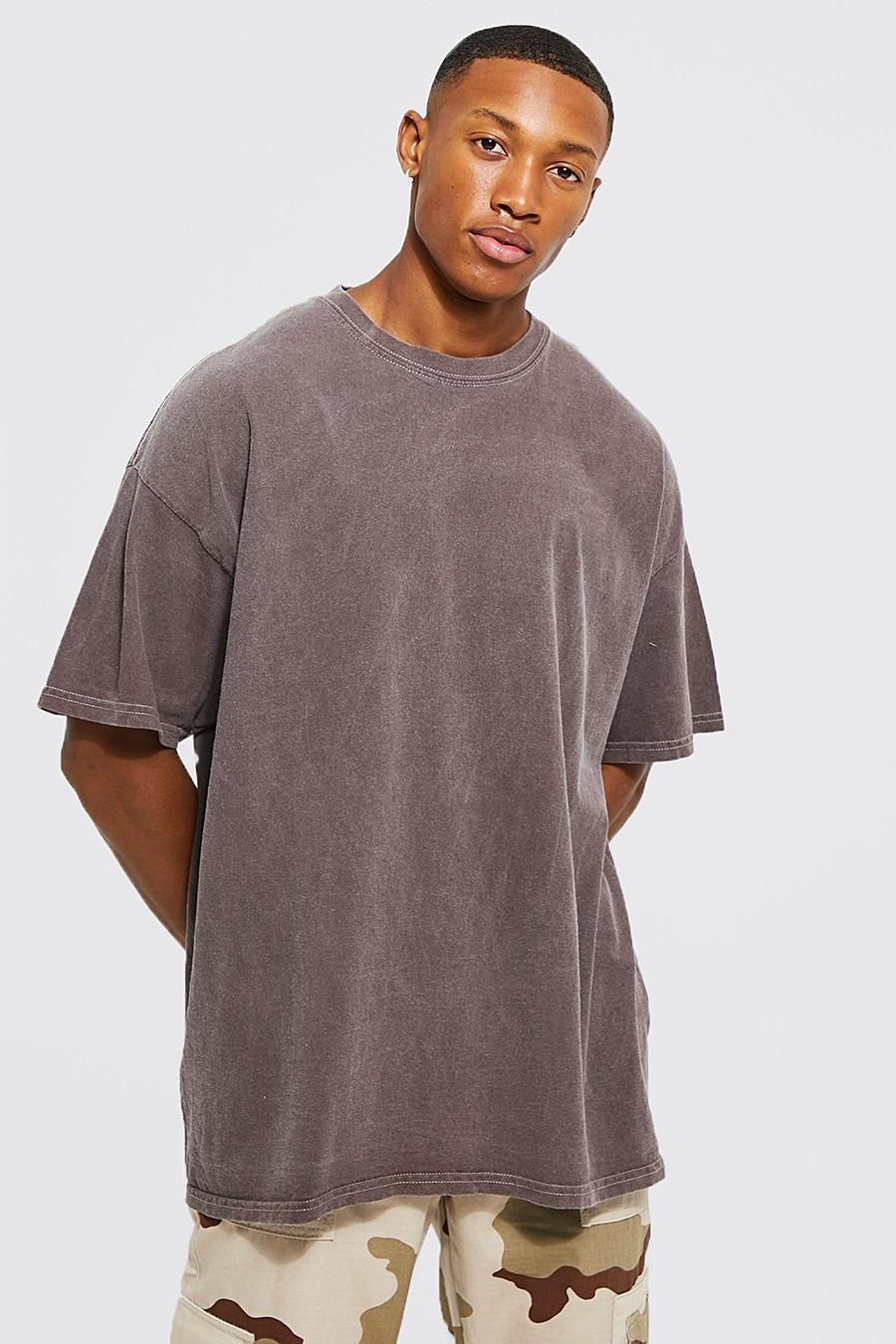 Chocolate Oversized Man Embroidered Overdyed T-shirt image number 1