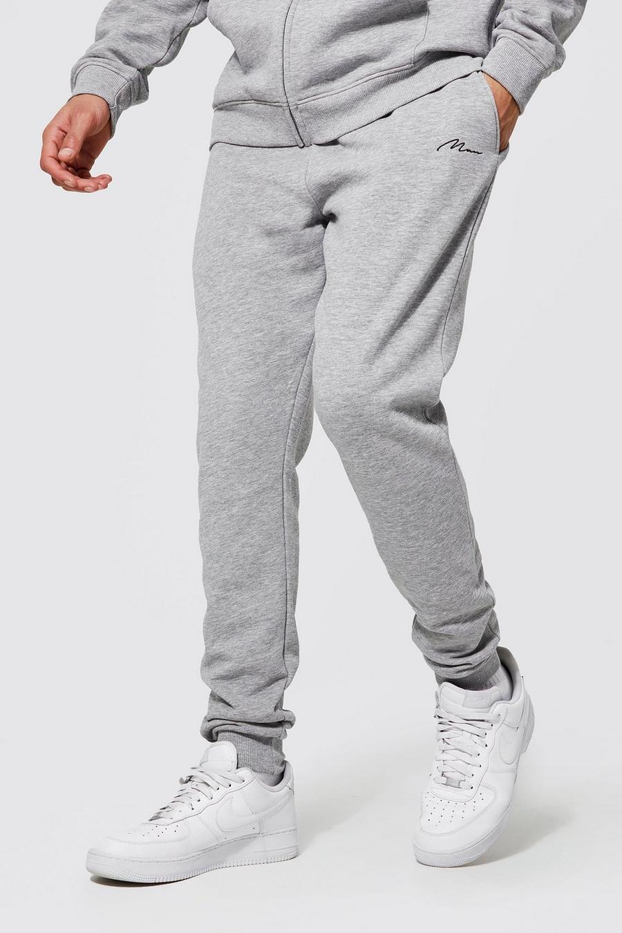 סלע אפור grey מכנסי ריצה סקיני מבד משולב בכותנת REEL עם כיתוב Man, לגברים גבוהים image number 1