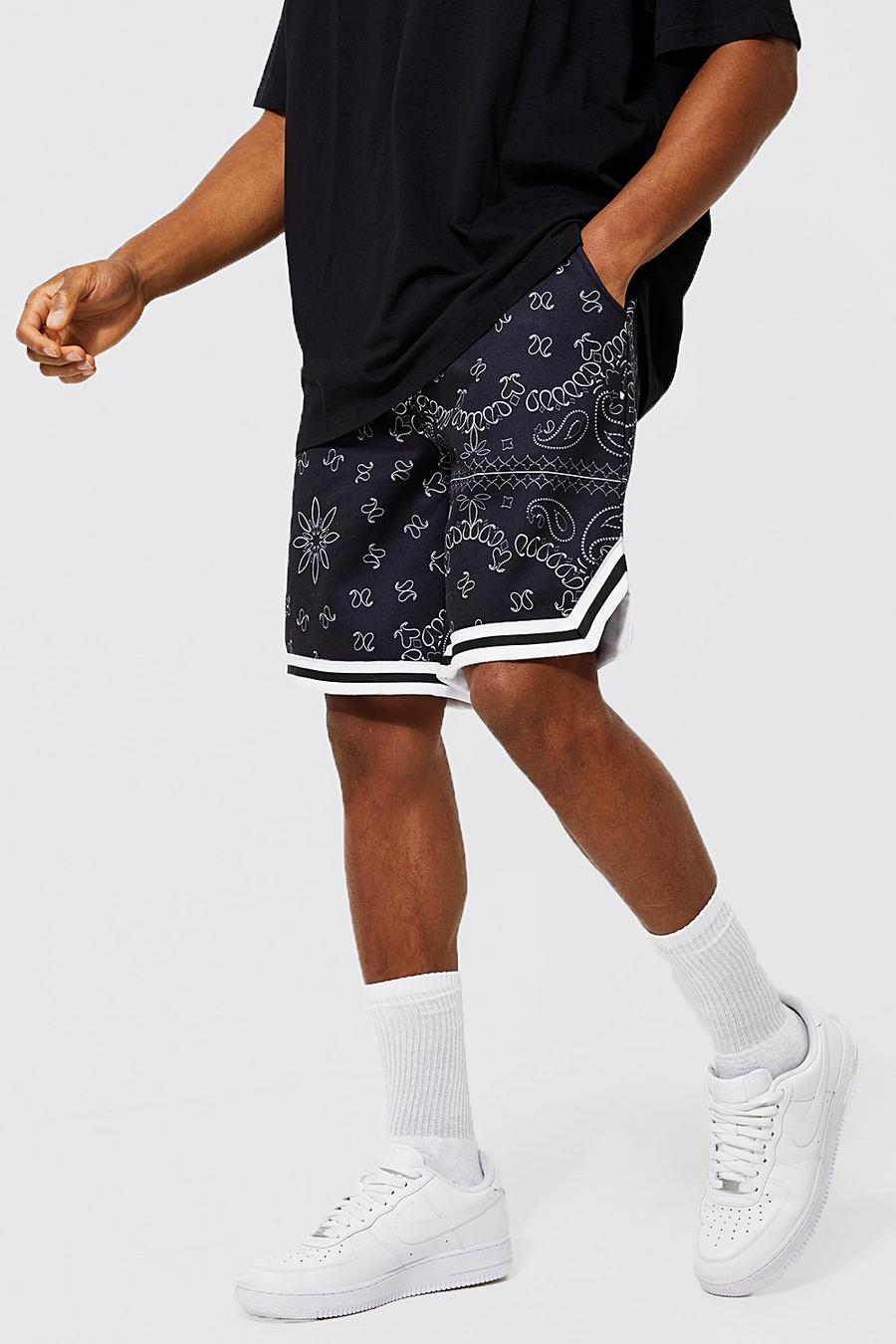 Basketball-Shorts mit Bandana-Print und Streifen, Black image number 1