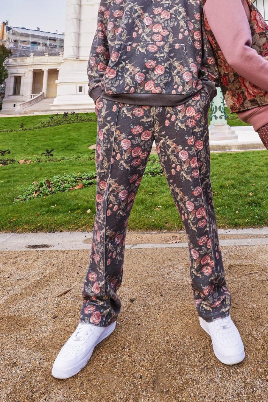 Black Relaxed Fit Tapestry Floral Print Jogger image number 1