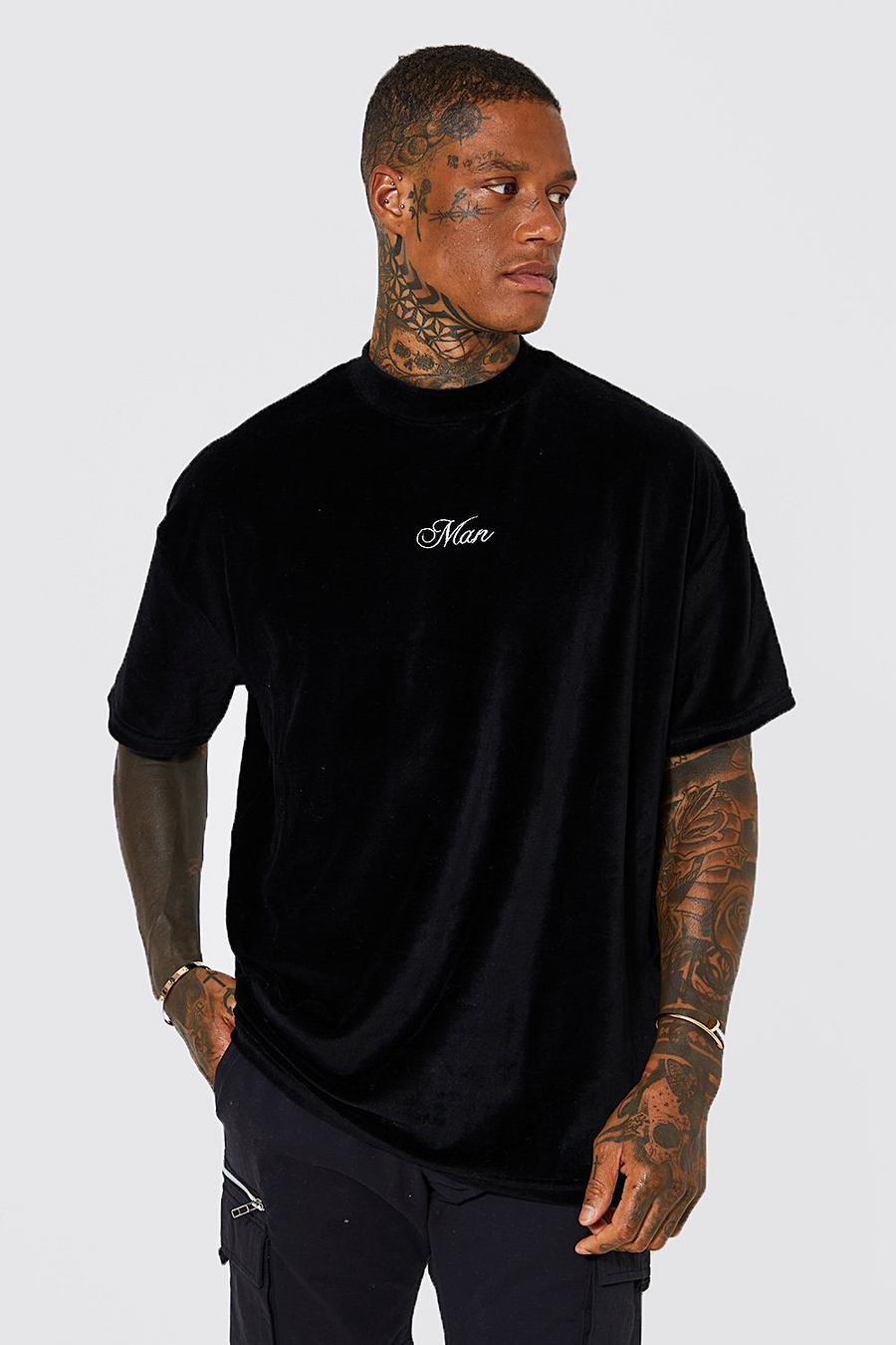Black Man Velours Geborduurd T-Shirt image number 1