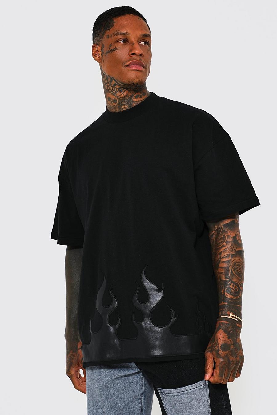 Camiseta oversize con estampado de llamas de cuero sintético, Black image number 1