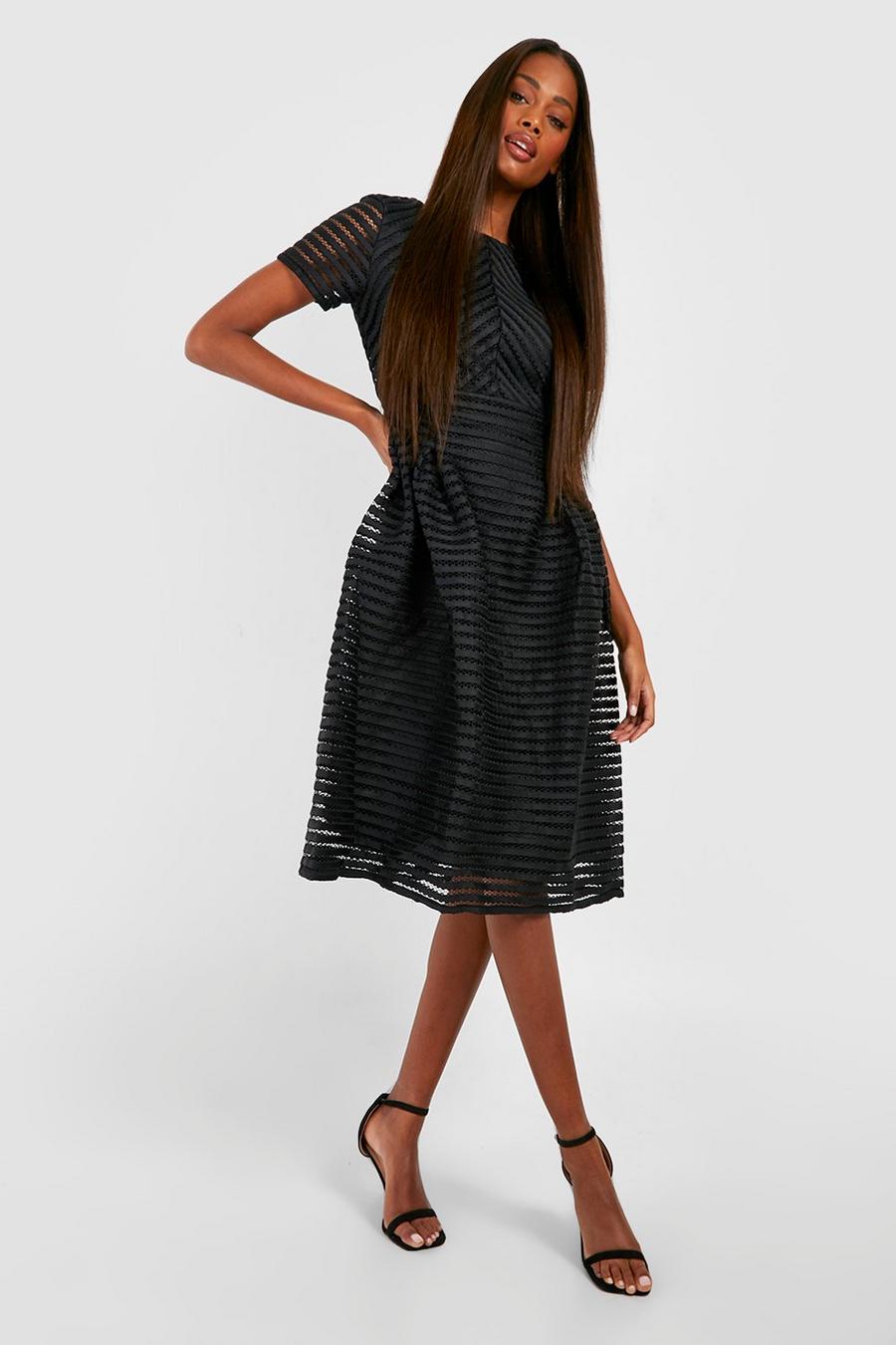 Black Boutique Midiklänning med vid kjol image number 1