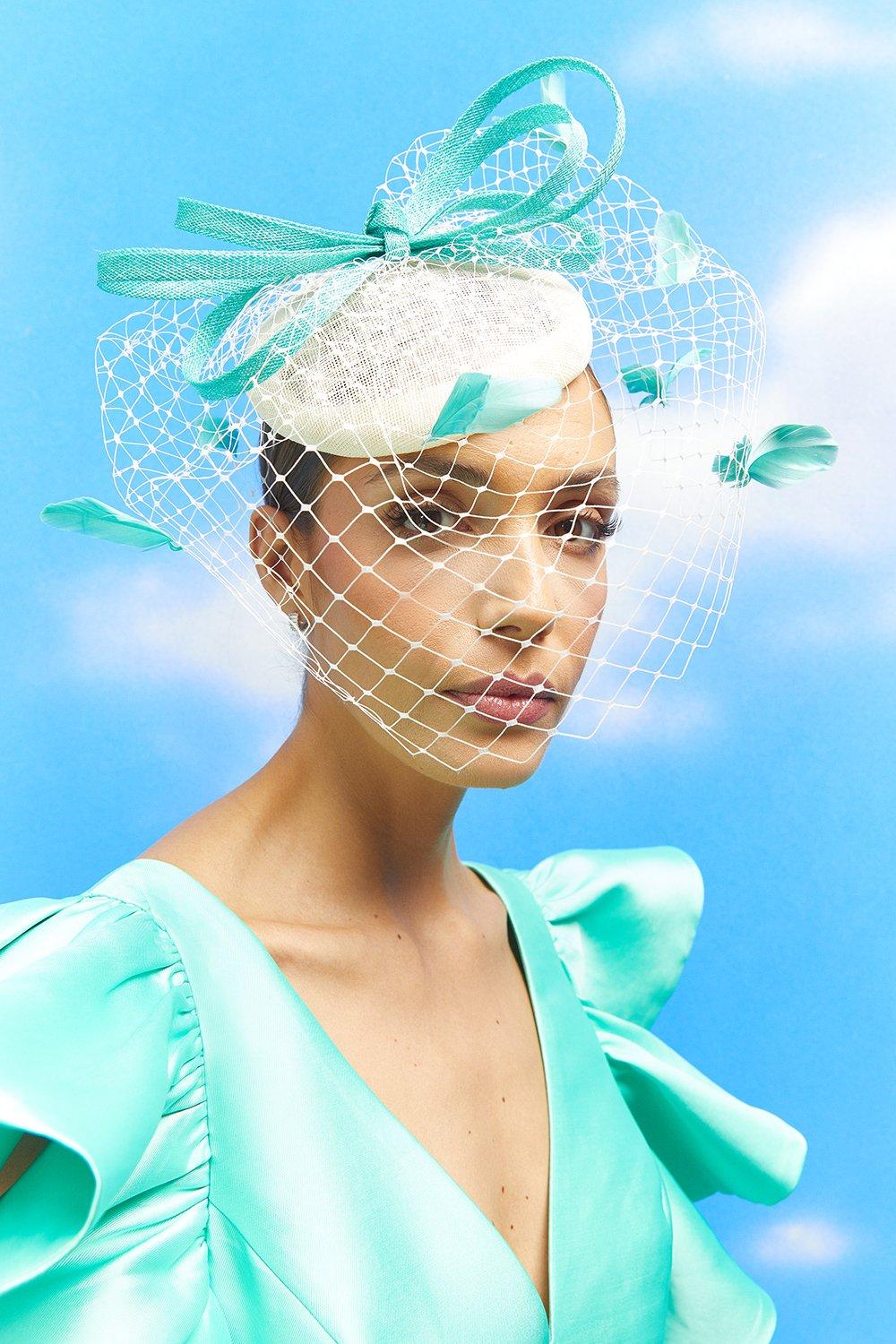 Lisa Tan Bow And Mesh Feather Detail Pillbox Fascinator - Ivory