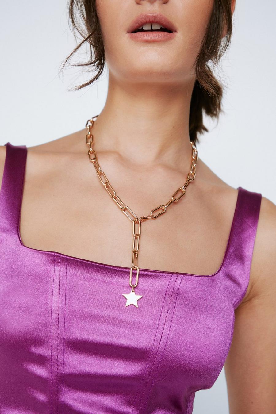 Gold Star Detail Chain Link Necklace