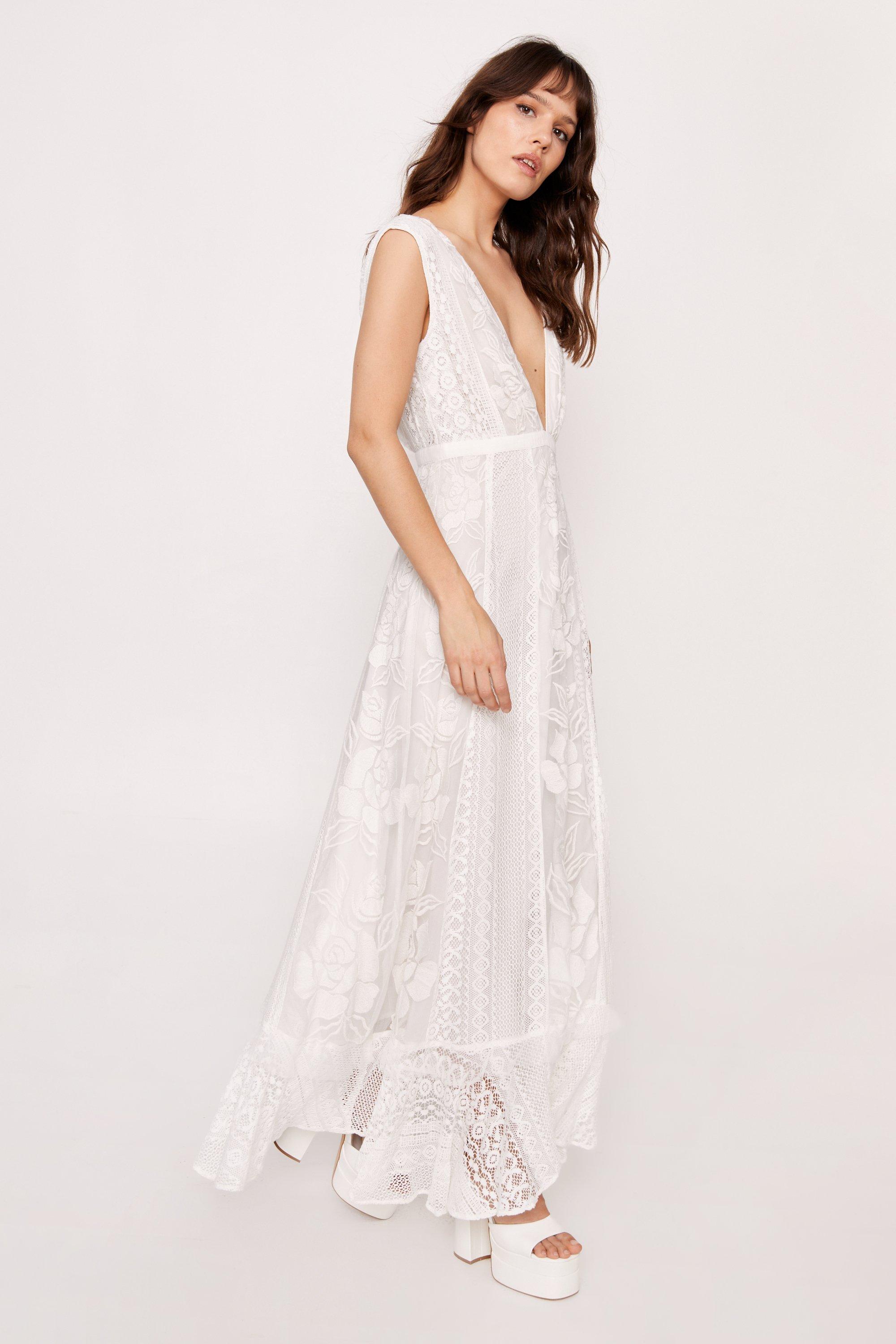 Long lace clearance embroidered maxi dress