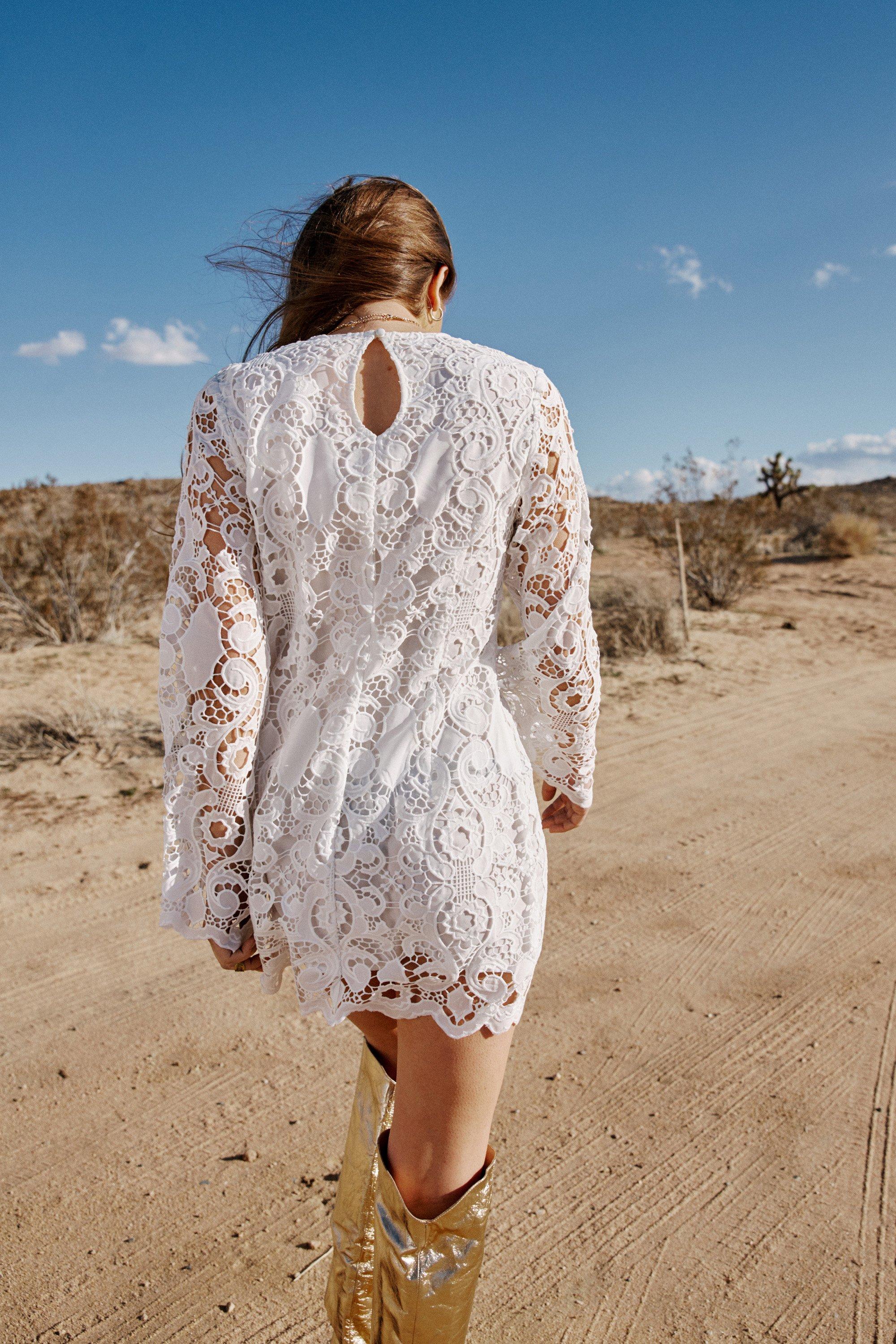 Round neck lace dress hotsell