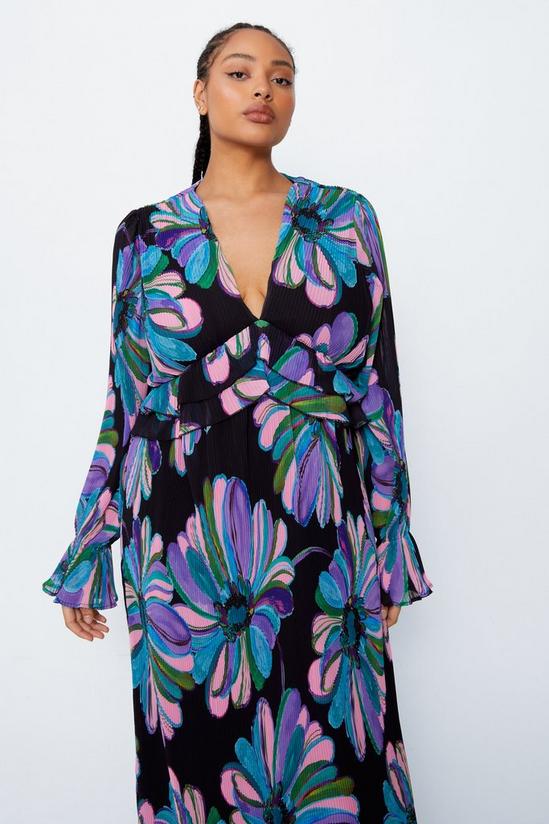 NastyGal Plus Size Floral Pleated Maxi Dress 2