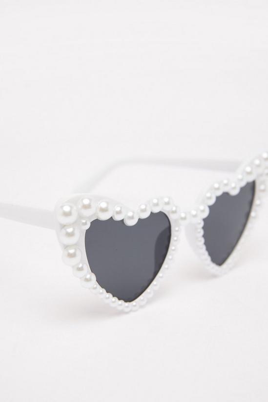 NastyGal Heart Pearl Sunglasses 4