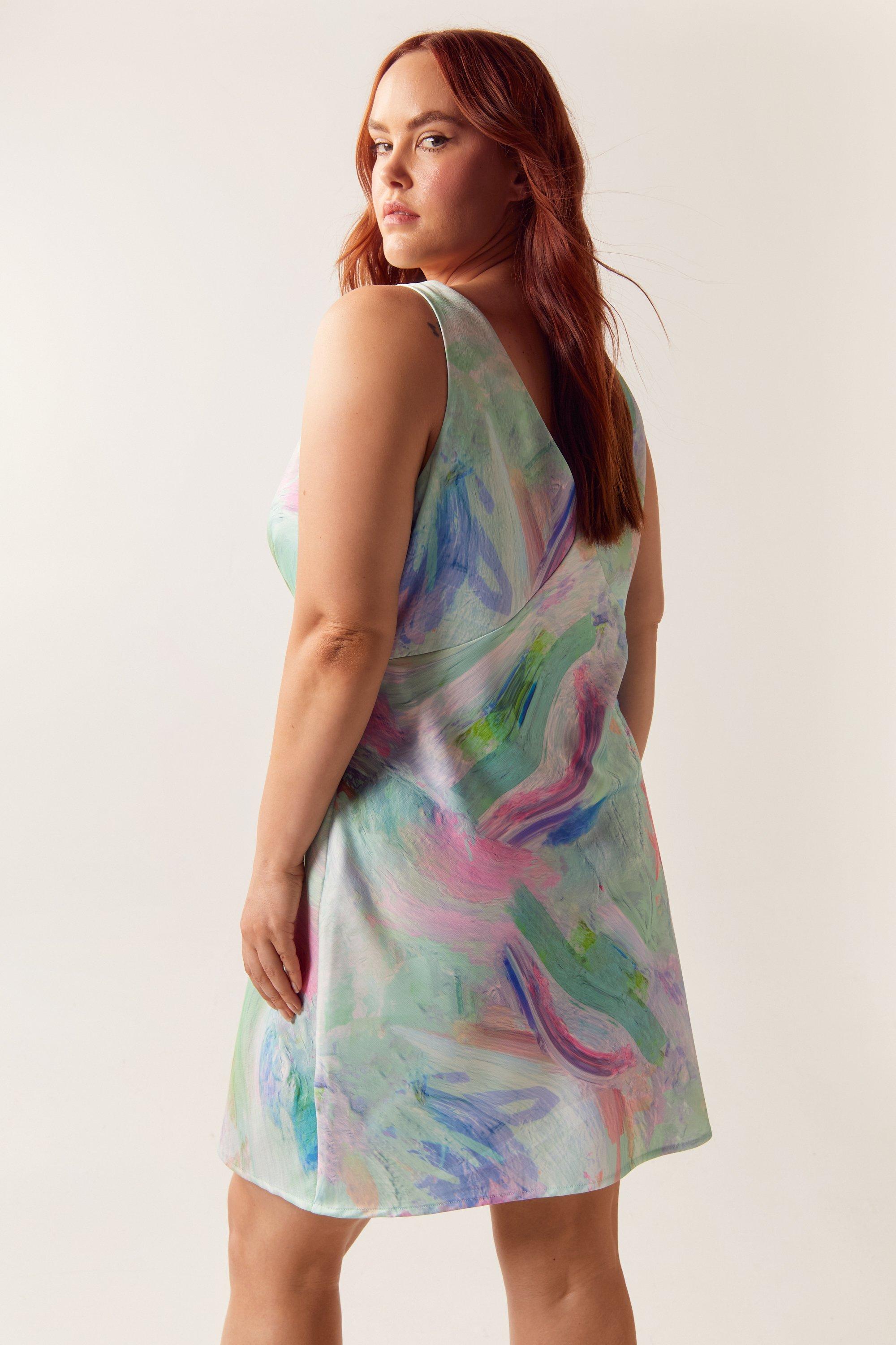 Women s Plus Size Brushed Abstract Satin V Neck Shift Dress