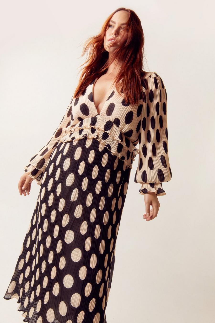 Mono Plus Size Polka Dot Print Pleated Maxi Dress