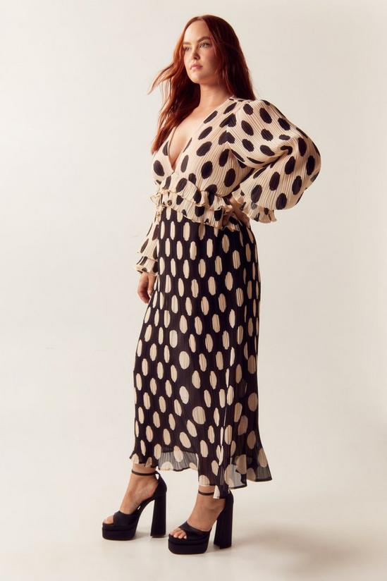 NastyGal Plus Size Polka Dot Print Pleated Maxi Dress 3