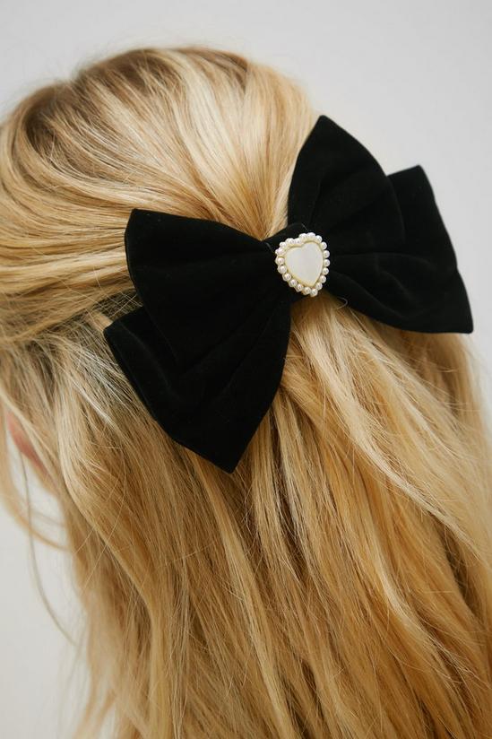 NastyGal Embellished Heart Detail Hair Bow Clip 1