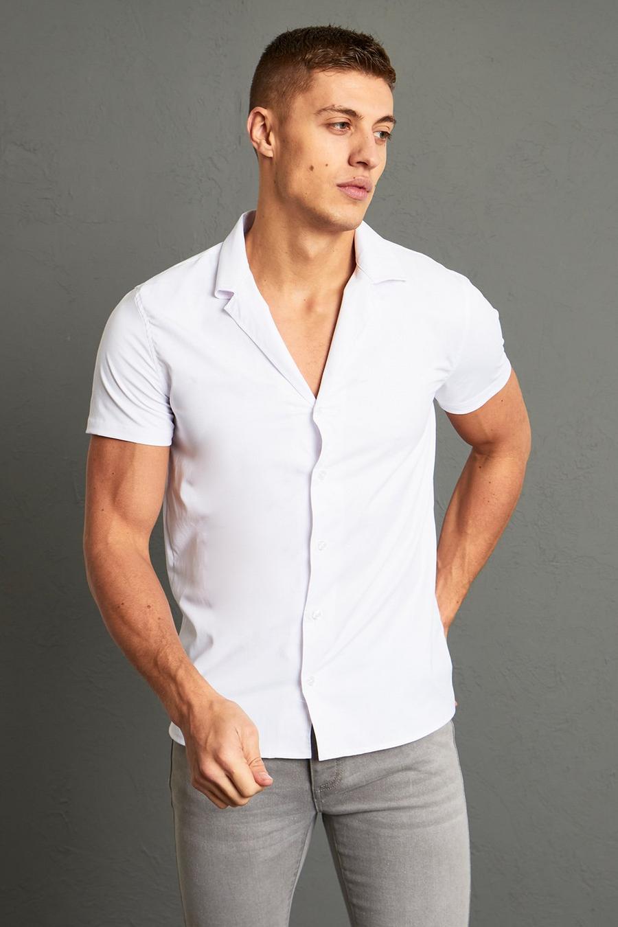 White Kortärmad skjorta i muscle fit med bowlingkrage image number 1