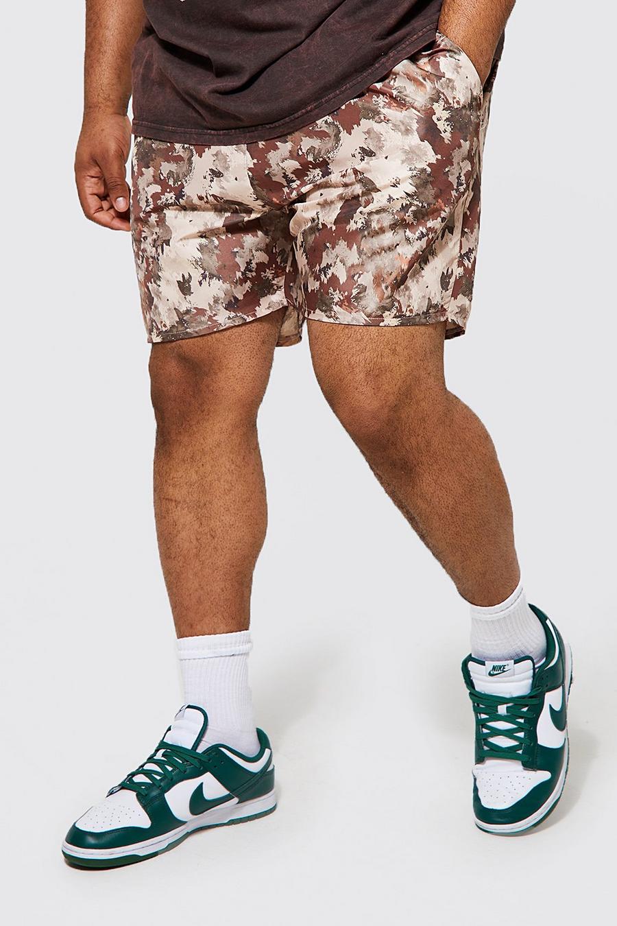 Khaki Plus - Kamouflagemönstrade badshorts med två midjeband image number 1