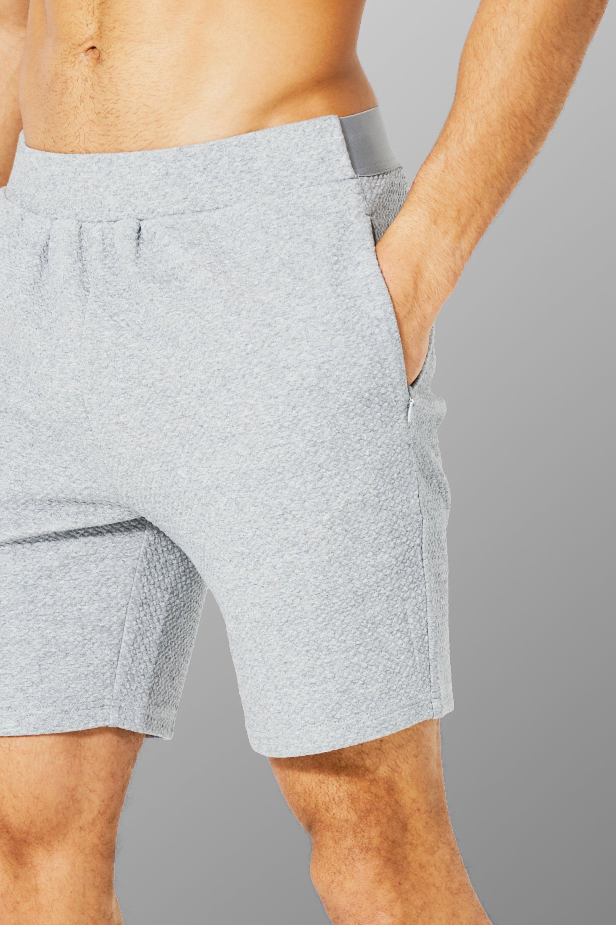 Man Active Tech Stretch Knit Shorts boohoo IE
