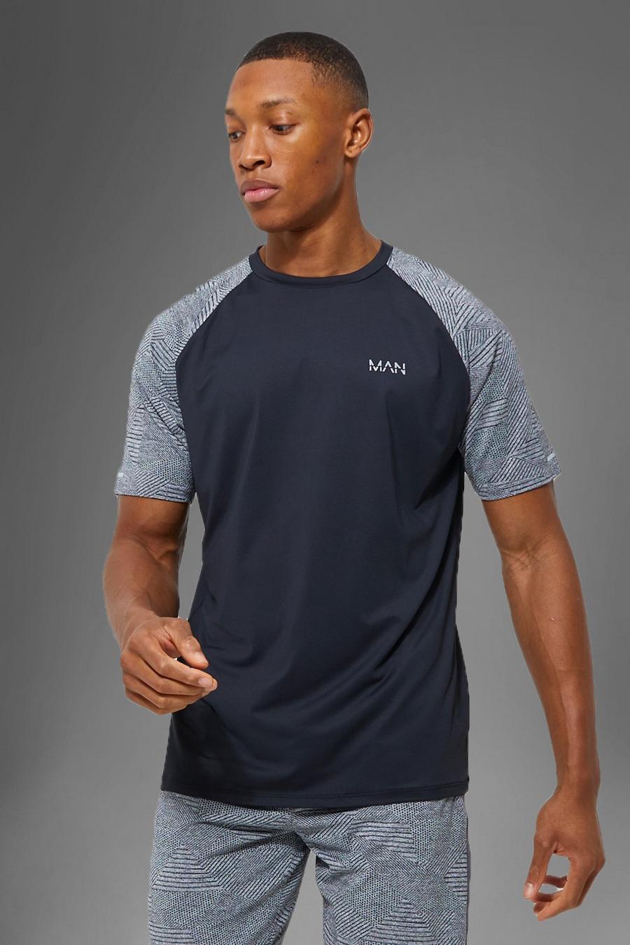 Camiseta MAN Active deportiva con mangas de jacquard, Black image number 1