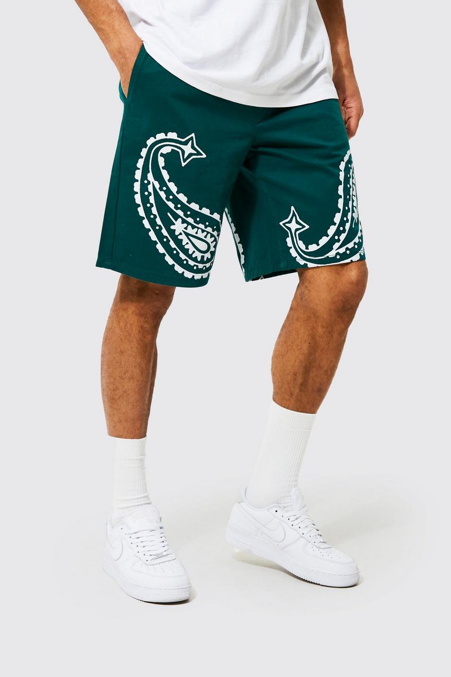 Green Regular Fit Twill Shorts With Paisley Print image number 1