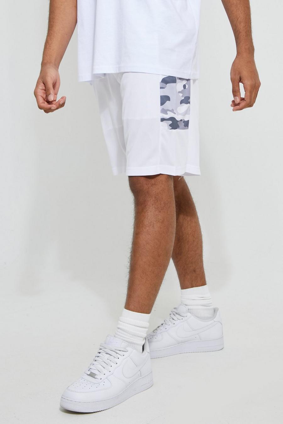 Pantalón corto Regular de malla con panel de camuflaje estilo baloncesto, White bianco image number 1