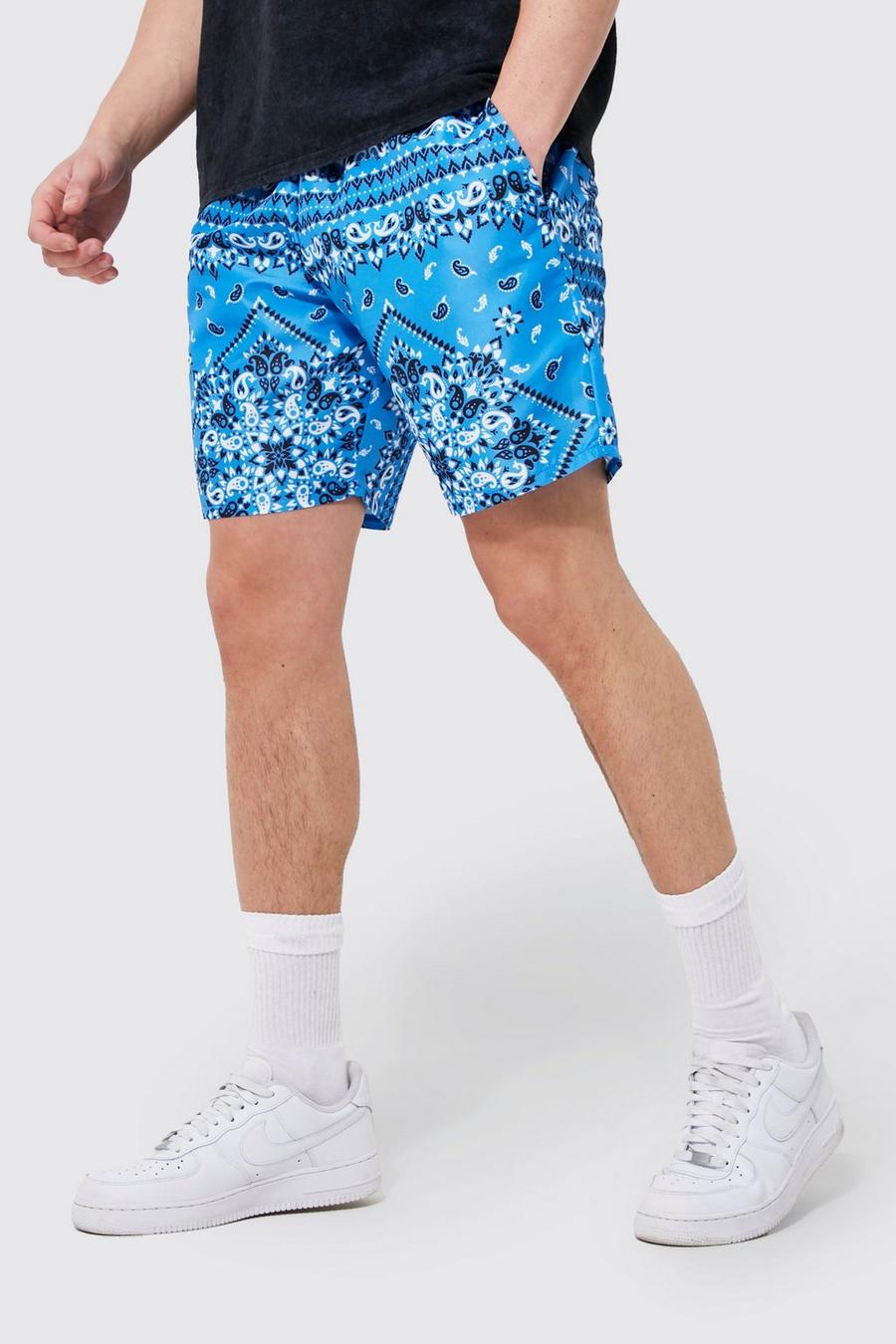 Blue blå Regular Fit All Over Bandana Print Shorts image number 1