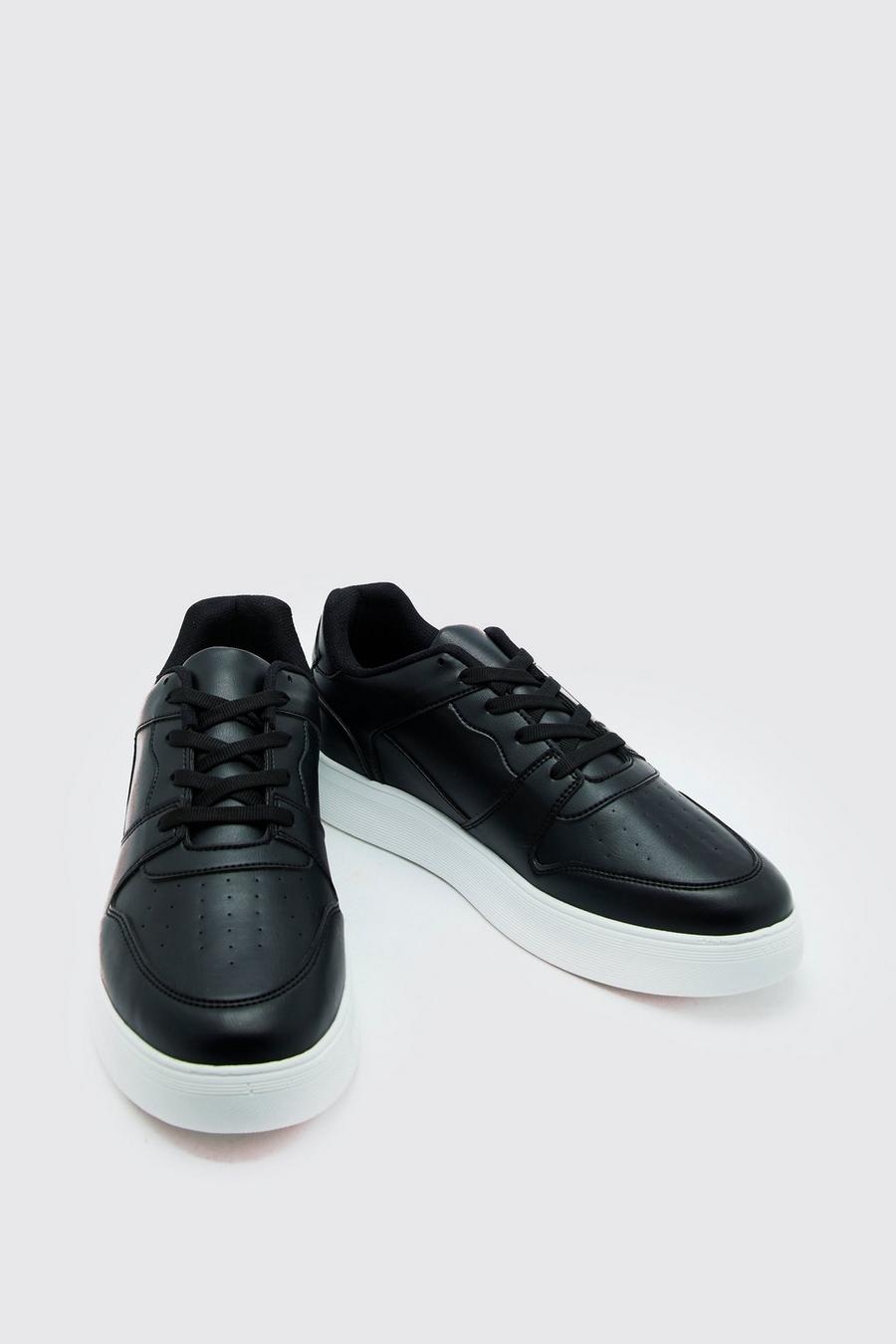 Black נעלי ספורט עם פאנל בצבע מנוגד image number 1