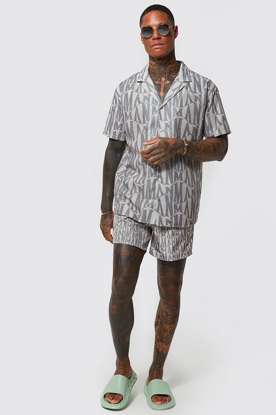 Conjunto oversize de bañador y camisa con estampado MAN, Beige image number 1