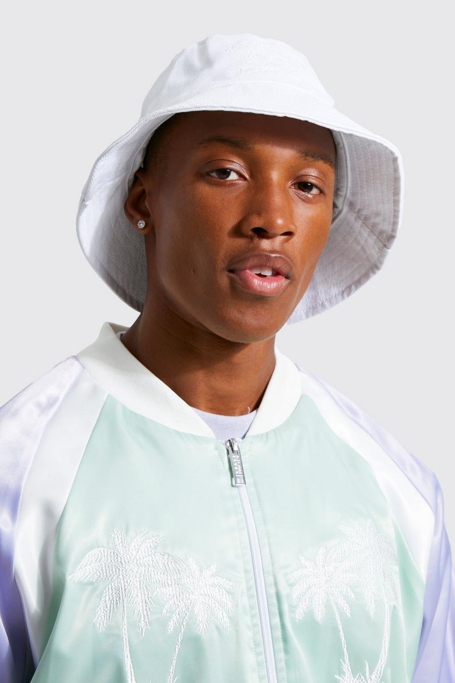 White blanc Embroidered Bucket Hat