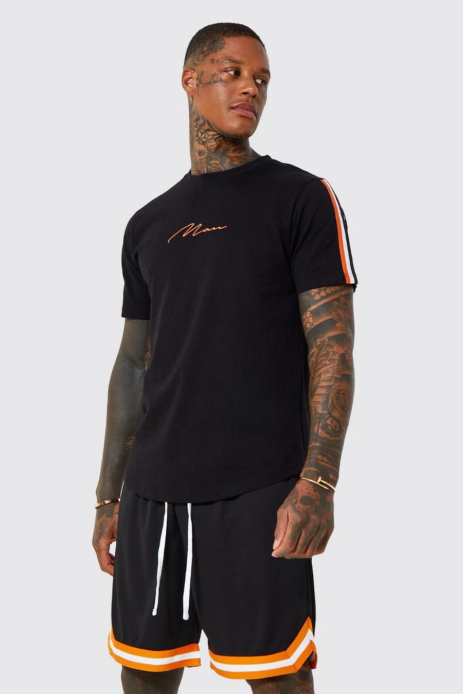 T-shirt con firma Man, fondo curvo e strisce a contrasto, Black negro
