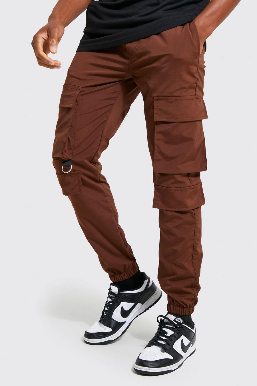 Pantaloni Cargo Slim Fit con tasche multiple e testo, Chocolate brown