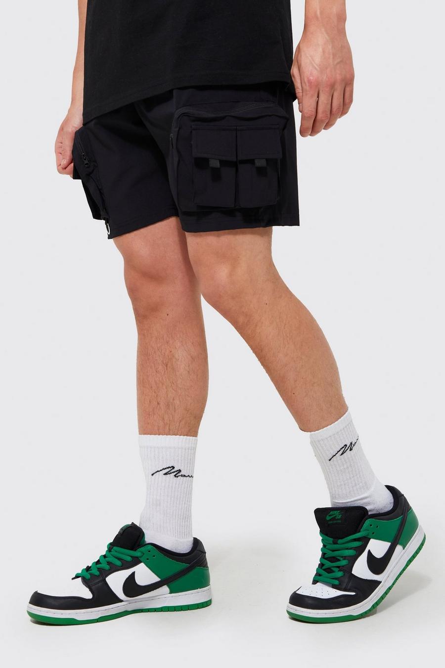 Slim-Fit Cargo-Shorts mit 3d-Taschen, Black schwarz