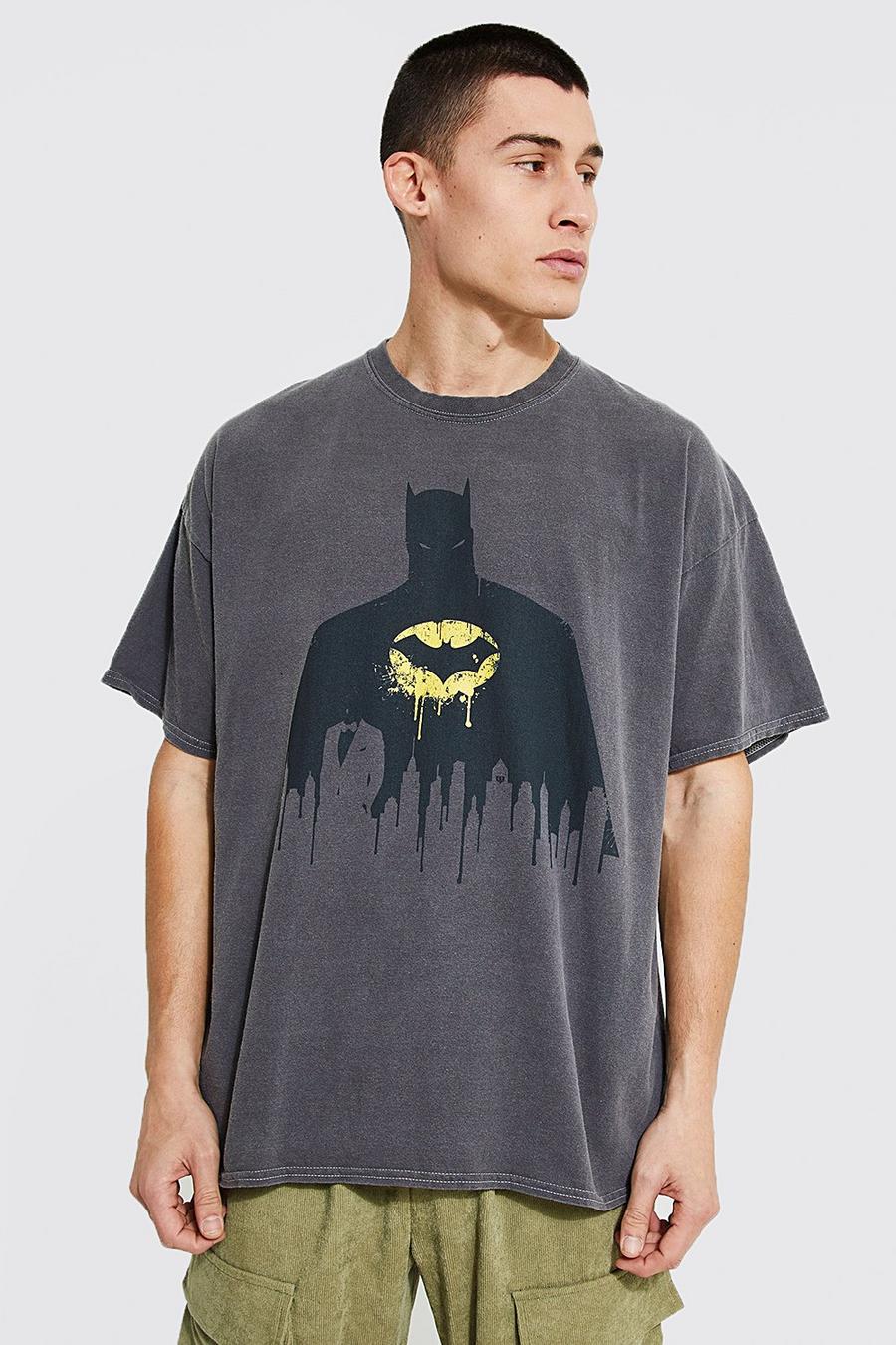 Camiseta oversize con lavado de ácido y estampado de Batman | boohoo