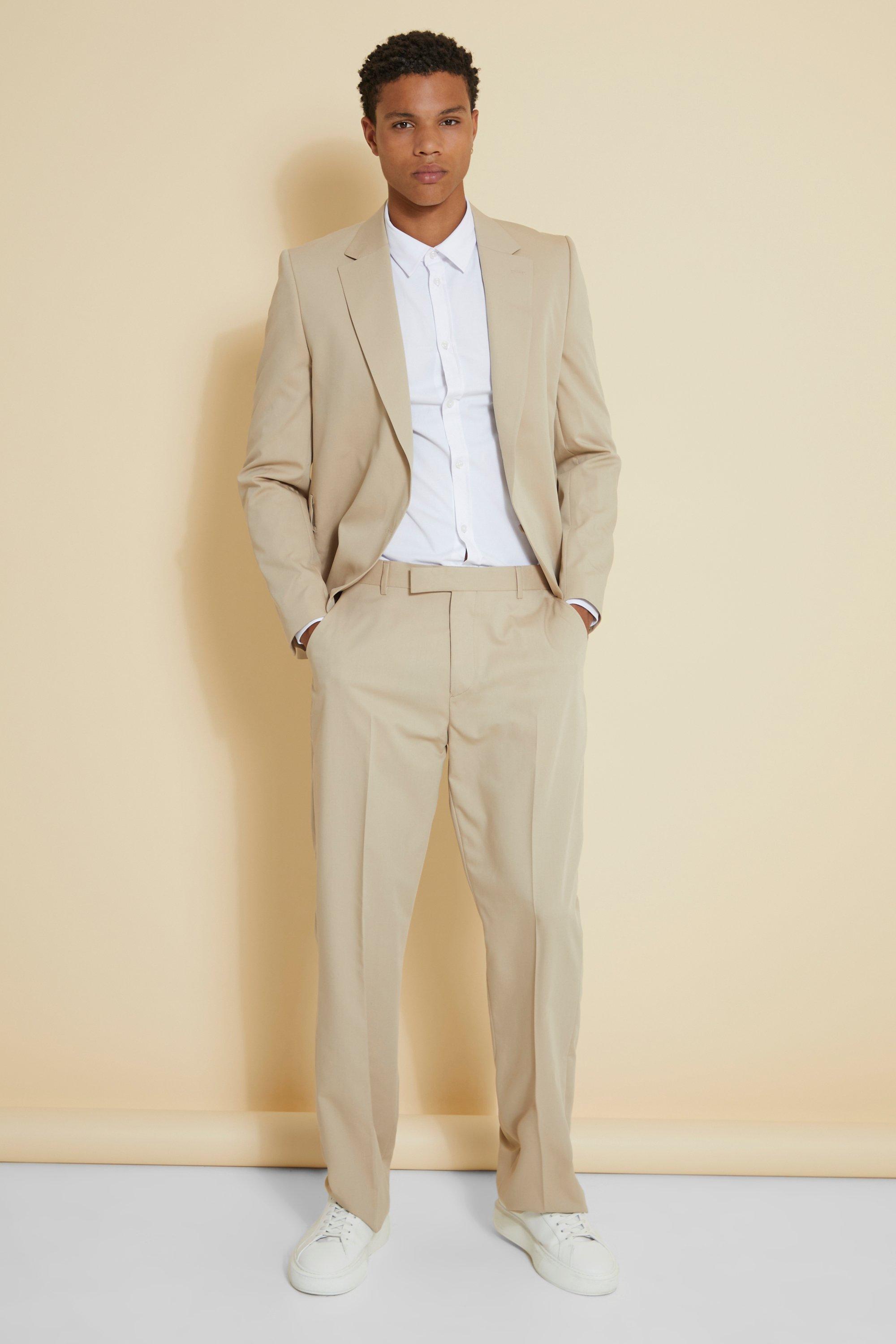 Ensemble de costume beige avec veste ample et pantalon