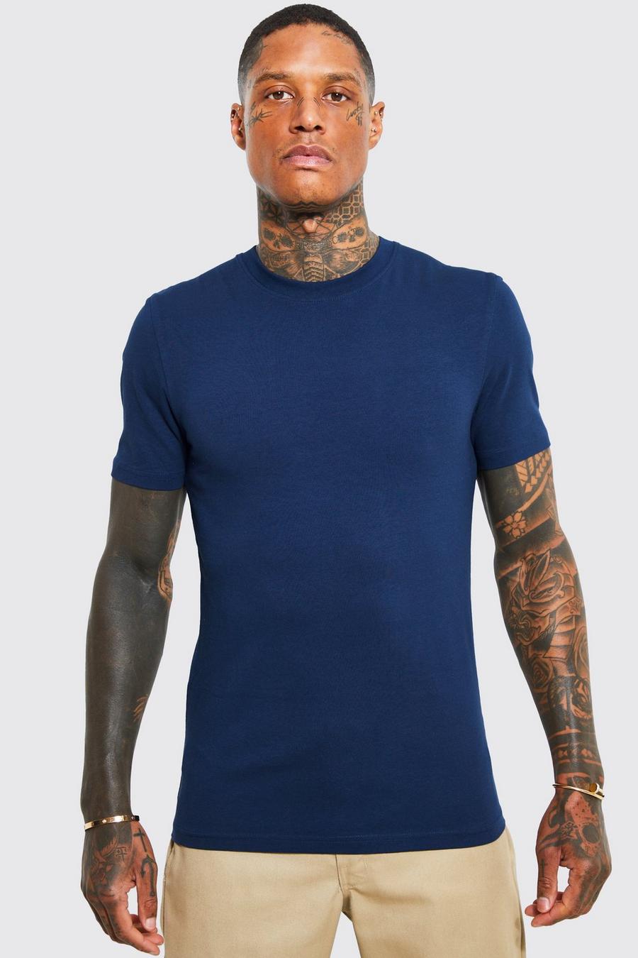 Navy T-shirt i muscle fit med rund hals image number 1