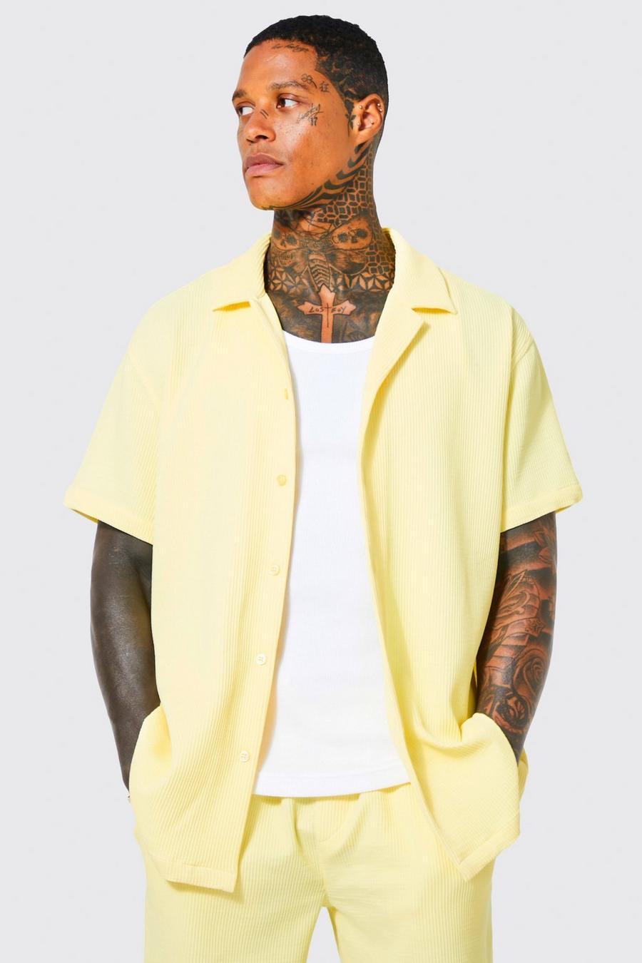 Yellow Short Sleeve Oversized Revere Pleated Shirt image number 1