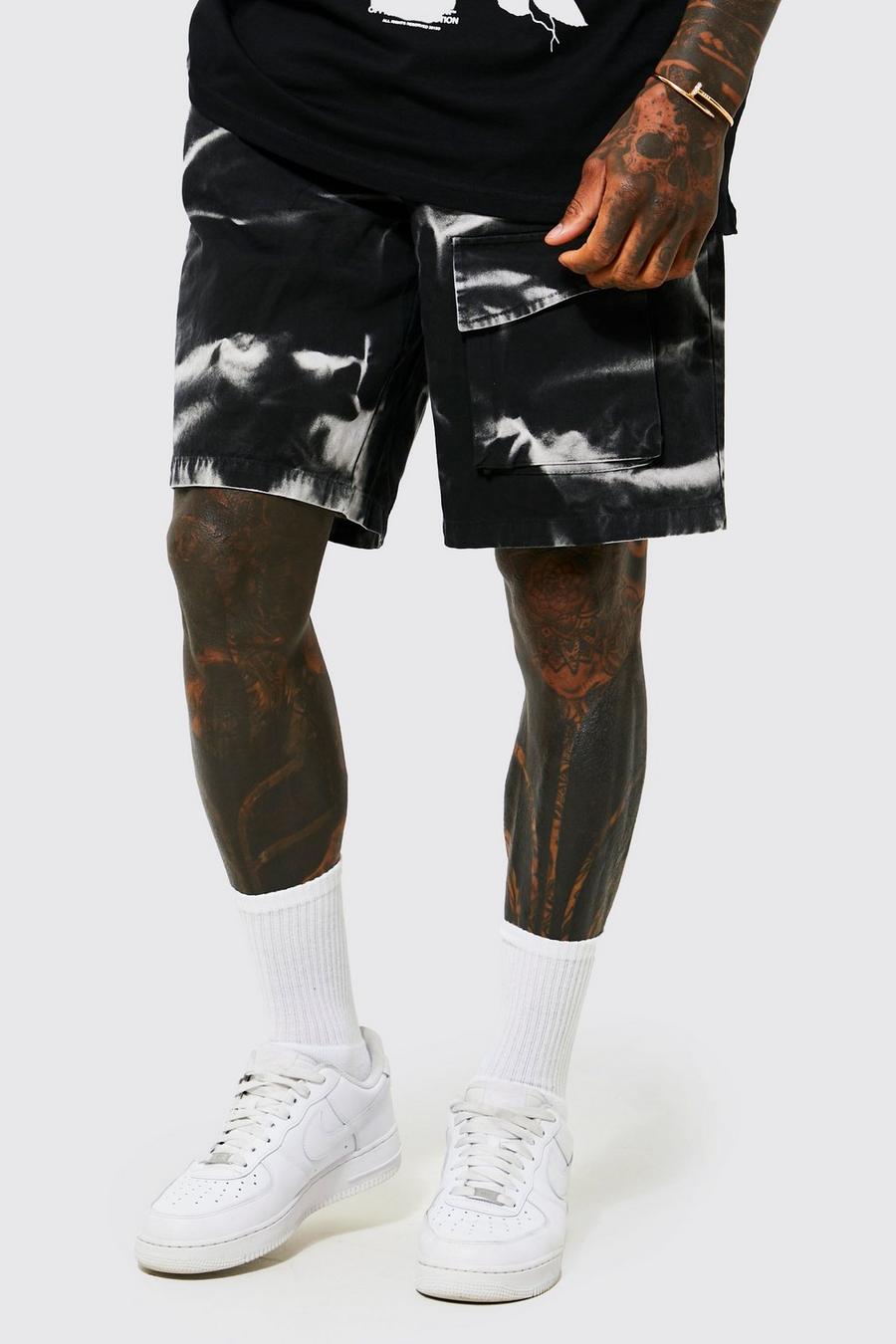 Black Batikmönstrade shorts med cargofickor image number 1
