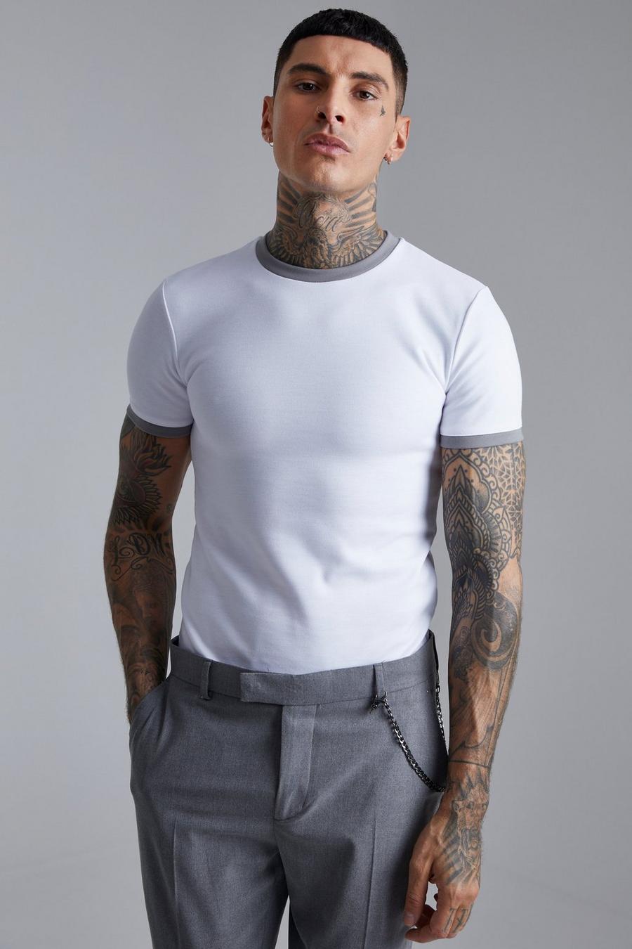 White T-shirt i muscle fit med kantband image number 1