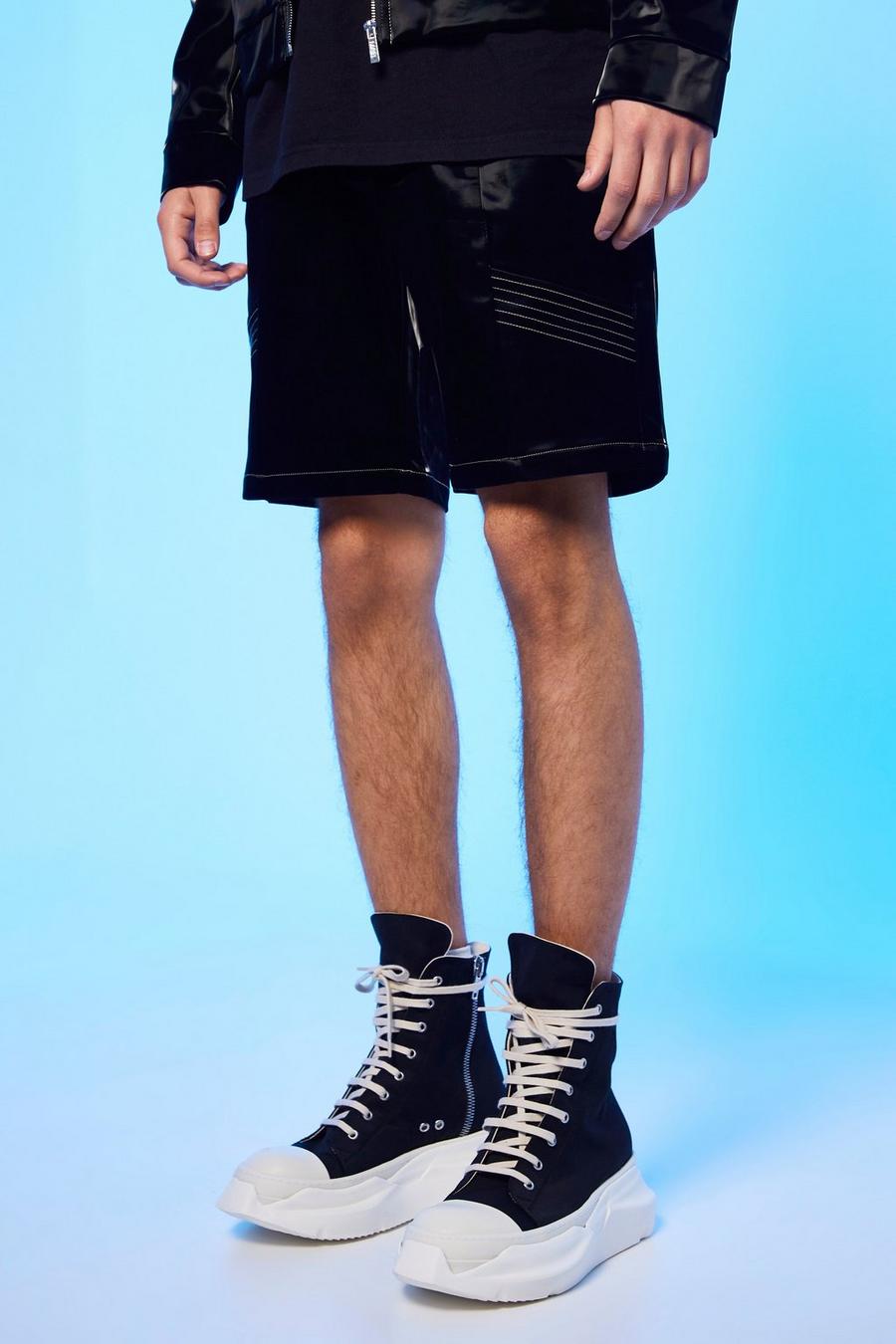 Pantaloncini stile Biker in PU con cuciture a contrasto, Black image number 1