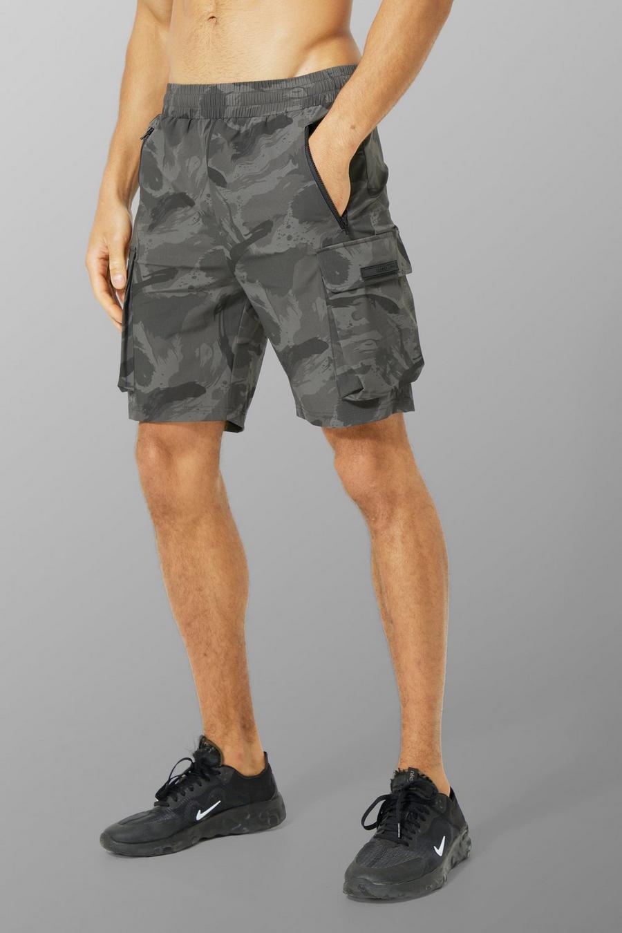 Leichte Man Active Camouflage Cargo-Shorts, Black image number 1