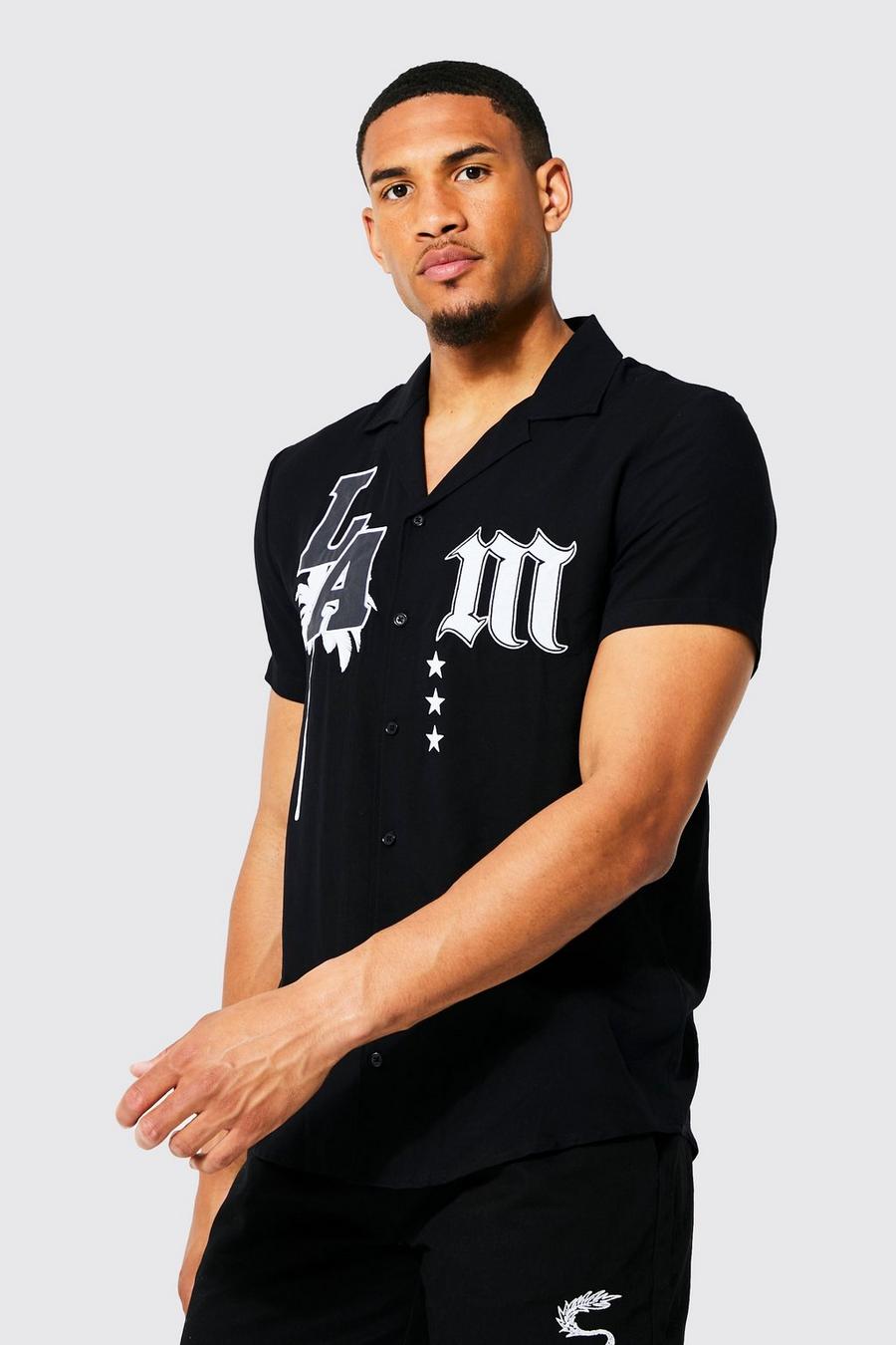 שחור nero חולצת ויסקוזה עם אפליקציית LA ושרוולים קצרים, לגברים גבוהים image number 1