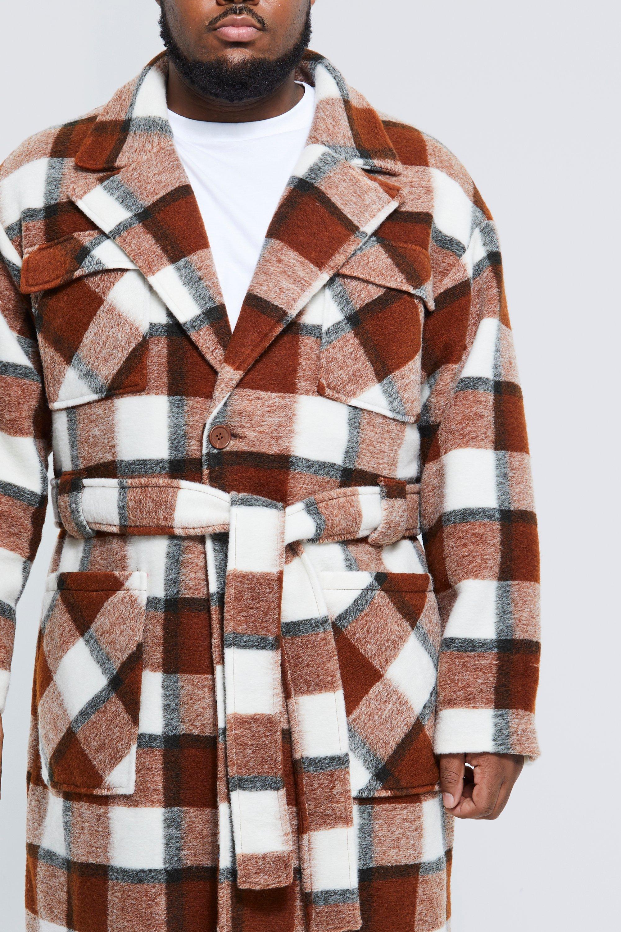 Abrigo Plus largo efecto lana con bolsillos y estampado de cuadros | boohoo