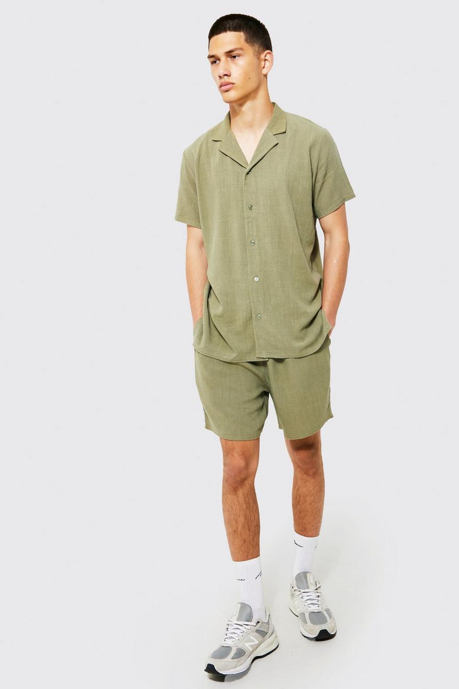 Khaki Kortärmad linneskjorta med bowlingkrage och shorts image number 1