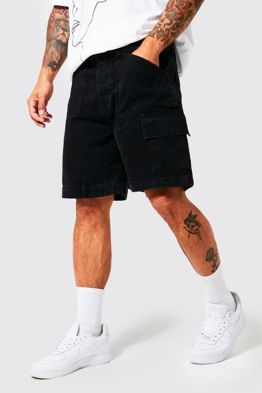 שחור דהוי שורט בד ג'ינס בסגנון נגרים בגזרה משוחררת עם פאנל