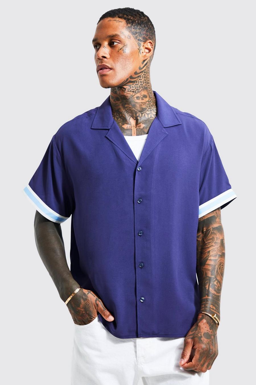 Camicia squadrata Smart a maniche corte con striscia e rever, Navy azul marino image number 1